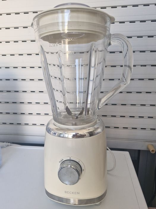 Liquidificador BECKEN BTB8768CR (500 w - 1.5 L - Creme)