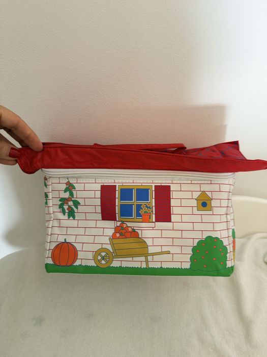 Lancheira com design de casa,