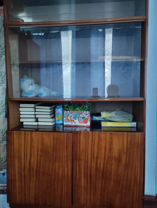 Книжний шкаф, шафа