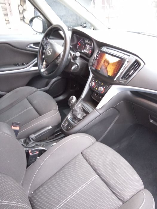 Продам Opel Zafira 2017, 2.0