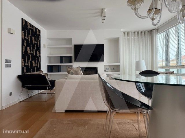 Apartamento T3 Duplex, semi-mobilado, localizado no centro de Aveiro