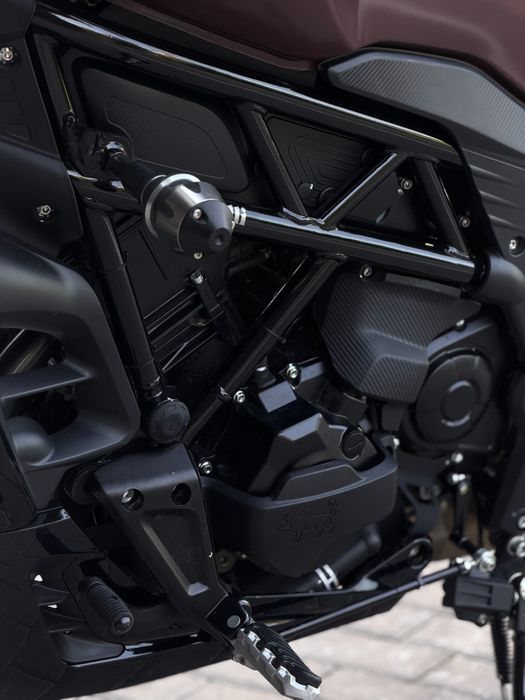 BENELLI 502 C CRUISER- Poucos Quilómetros!