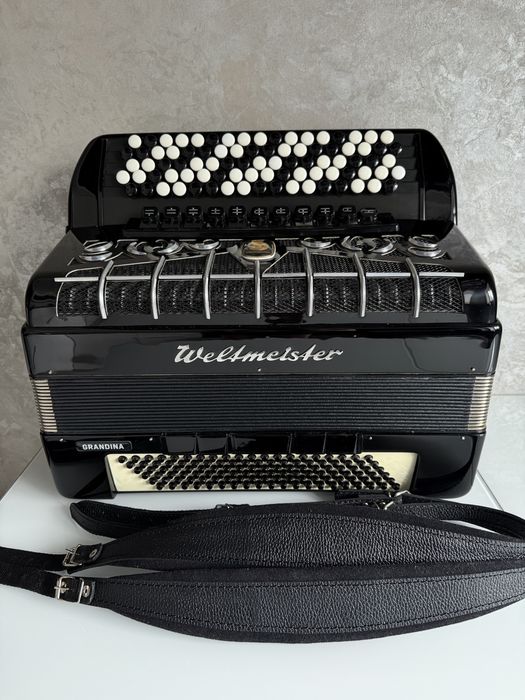 Баян 5- рядний  Weltmeister Grandina  не потребує вкладень