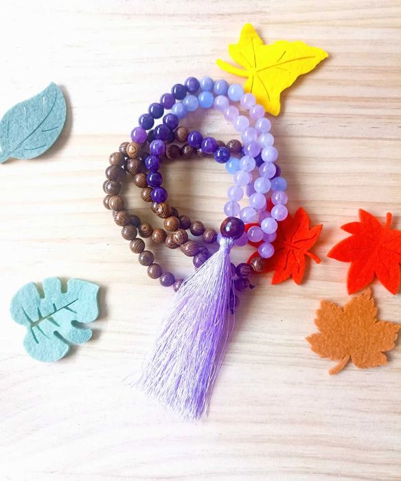 JAPAMALA DE 108 CONTAS DE AMETISTA, LAVANDA E JASPE ROXO CLARO