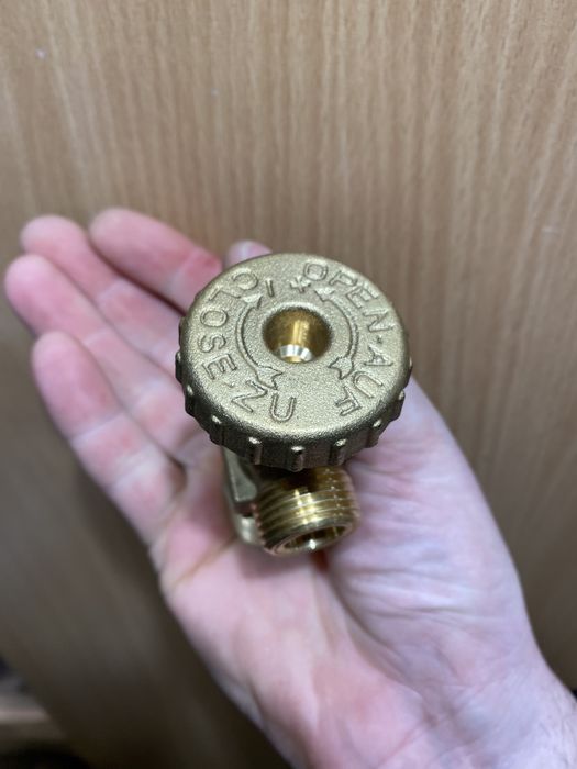 Вентиль кран газовий газ ПРОПАН Італія з клапаном газовый Италия