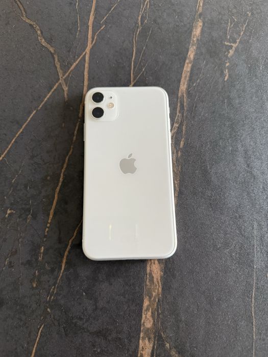 iPhone 11 128 GB bateria 73%