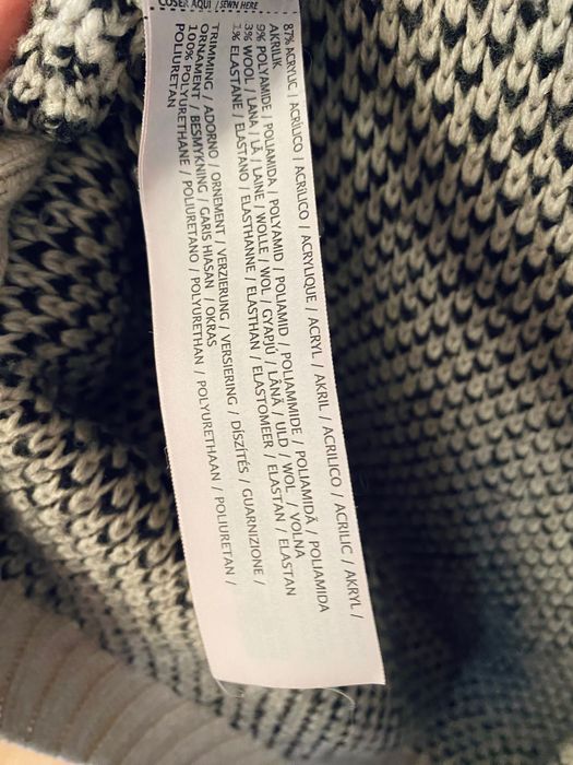 Czarny beżowy sweter kardigan Mango