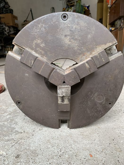 Патрон токарний