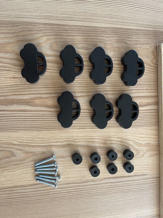 Drewniane uchwyty/gałki do mebli dziecięcych - samochody 7 sztuk