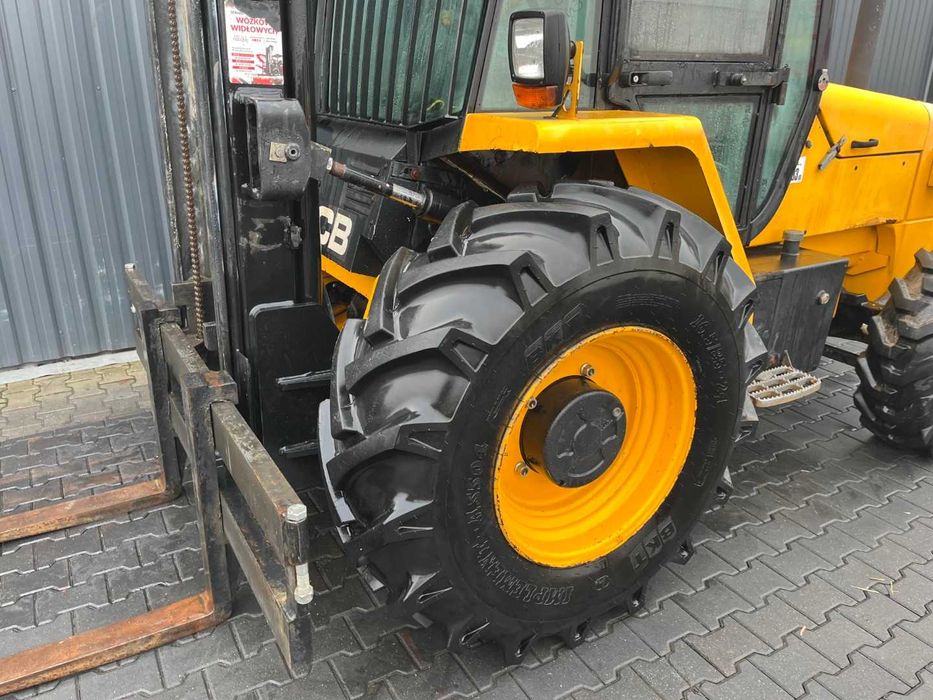 WYNAJEM wózek widłowy TERENOWY JCB 930-4 3 TONY 4X4