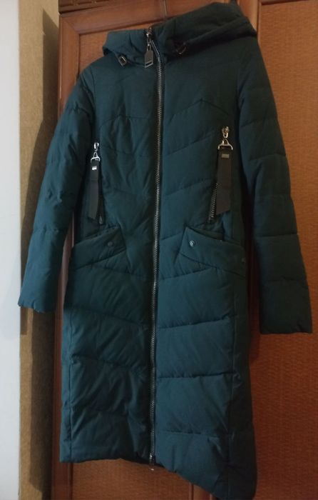 Зимовий пуховик.