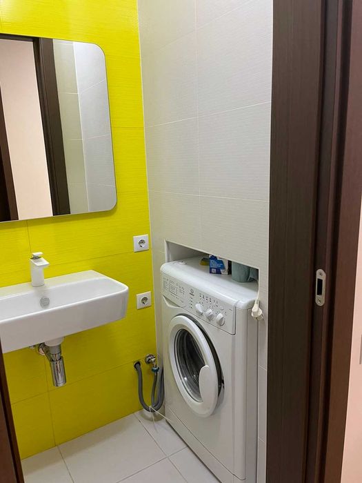 Сучасна квартира біля парку.