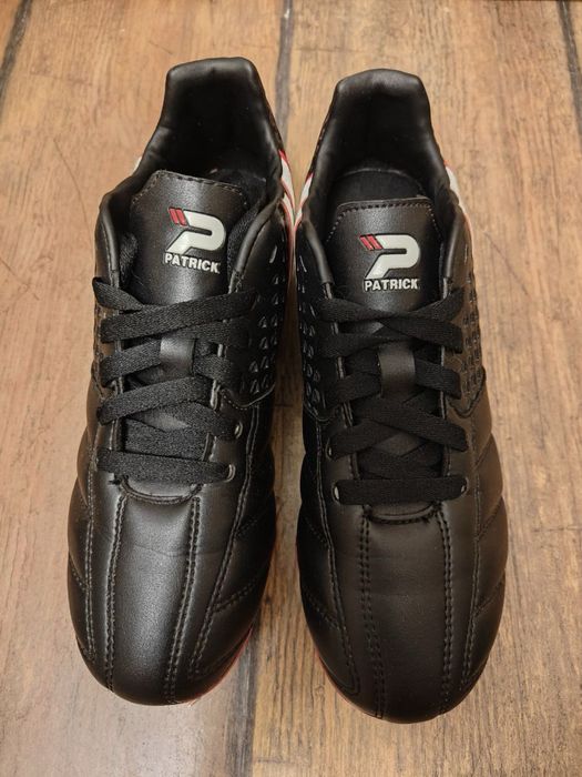 Бутсы футбольные