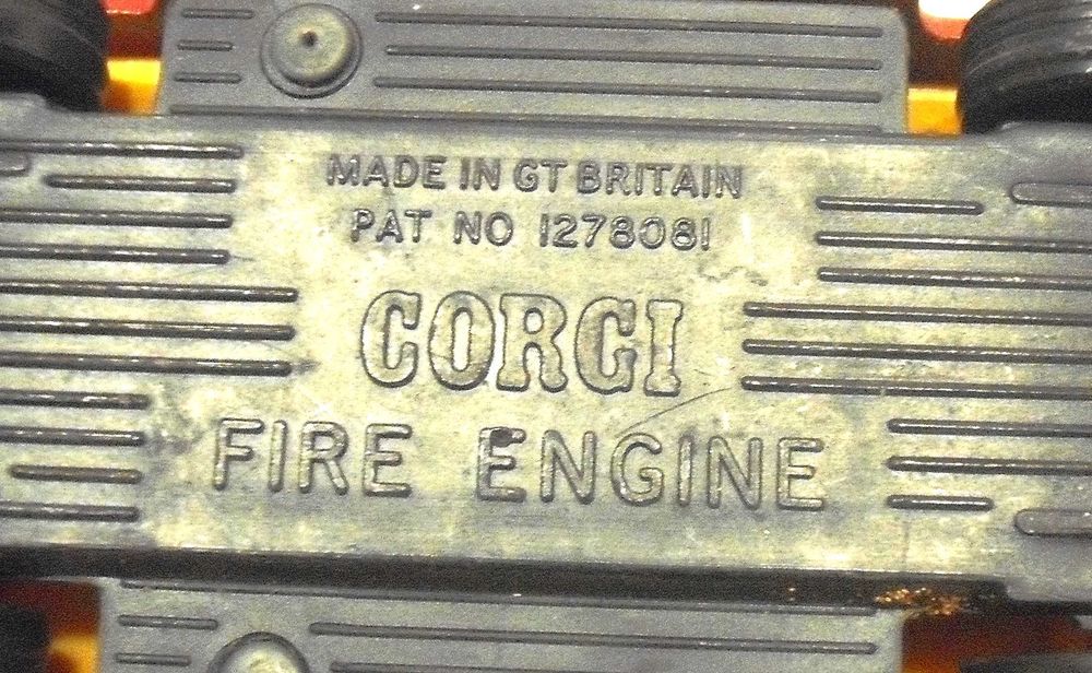 1975 Corgi Toys Hi-Speed Fire Engine Truck #703 Gt Britain