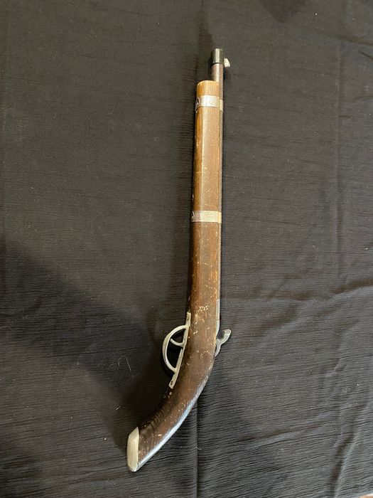 Пистоль декоративный