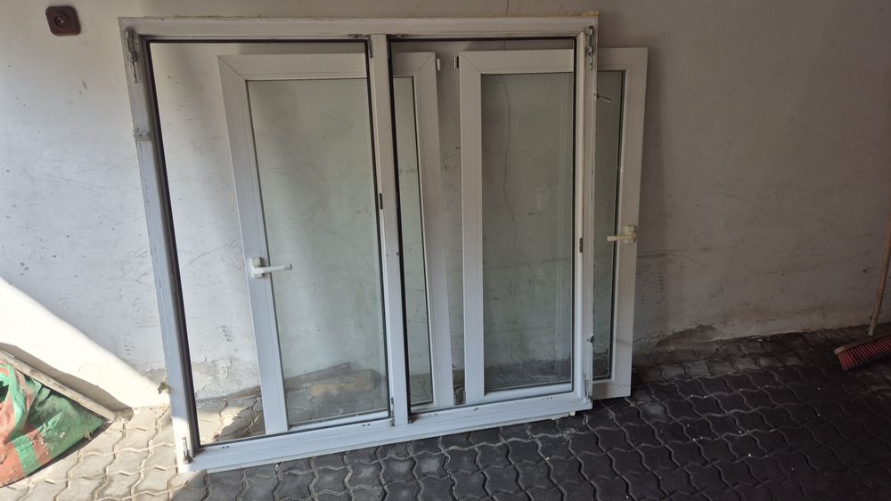 Okno ścienne używane