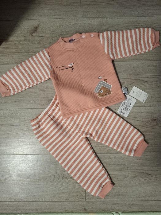 Новий костюм для дівчинки