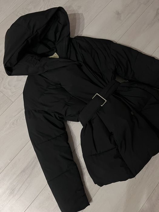 Продам зимову курточку.