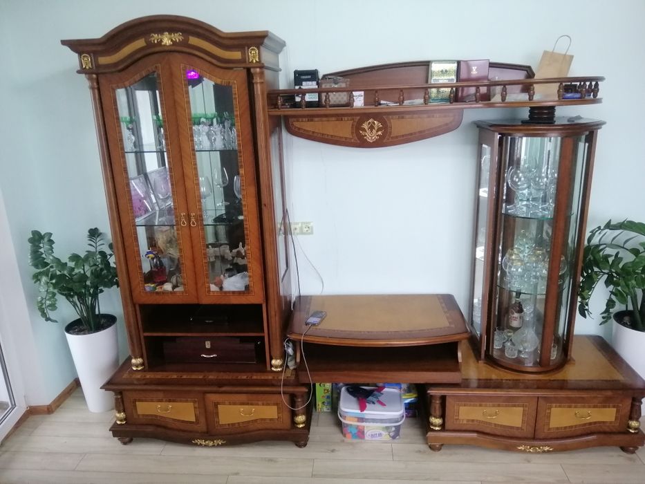 Гостиный гарнитур. Дерево. Румыния.