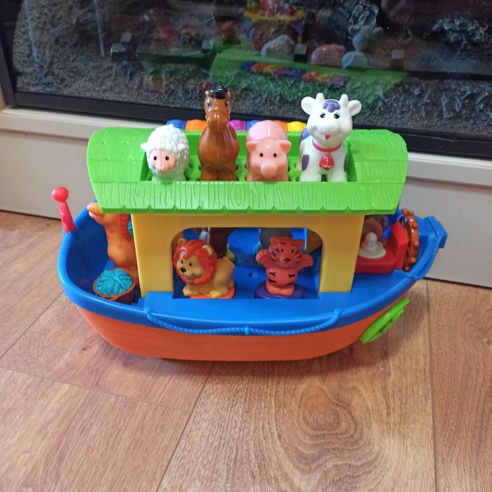 Піратський корабель, ковчег, трактор