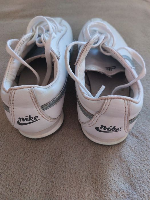 Ténis Nike 38,5 brancos senhora