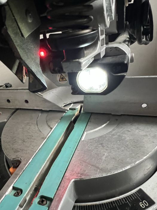 Торцювальна пила Makita LS 0815 FL