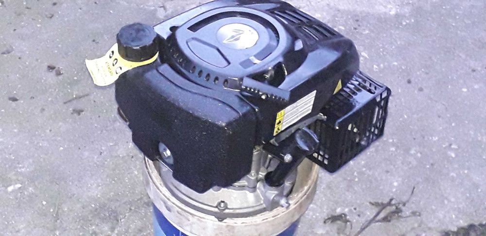 Motor de 5,5cv  para motoenxada ou corta relvas