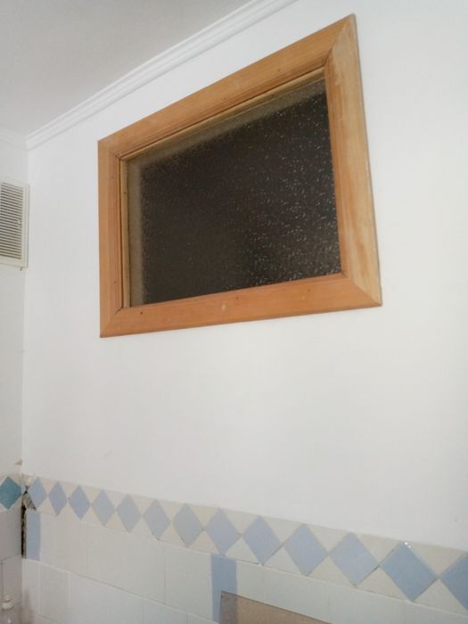 Продам 2-х комнатную квартиру на ДНЕПРОСТРОЕ ,улица Цветов! Н.К.