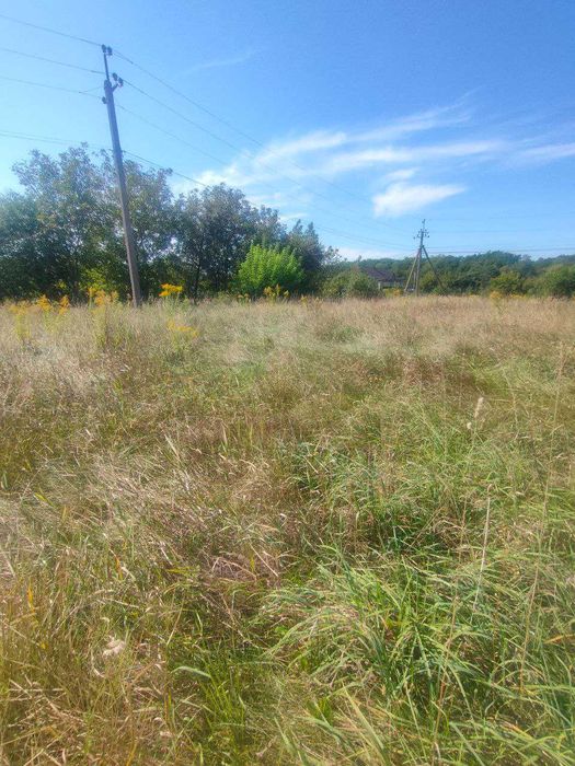 Продам гарну ділянку в передмісті