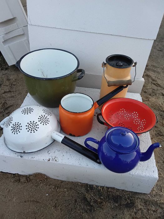 Stare emaliowane naczynia