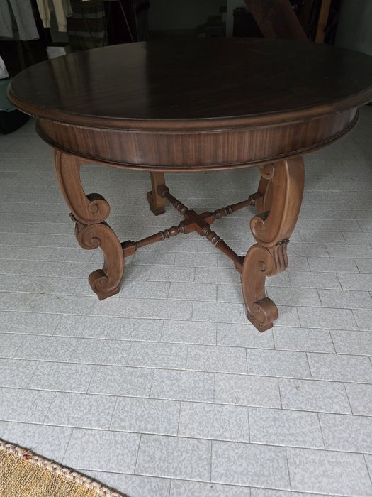 Mesa de sala madeira maciça, Impecável