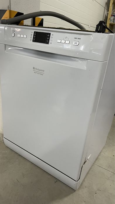 Máquina lavar loiça Hotpoint Ariston
