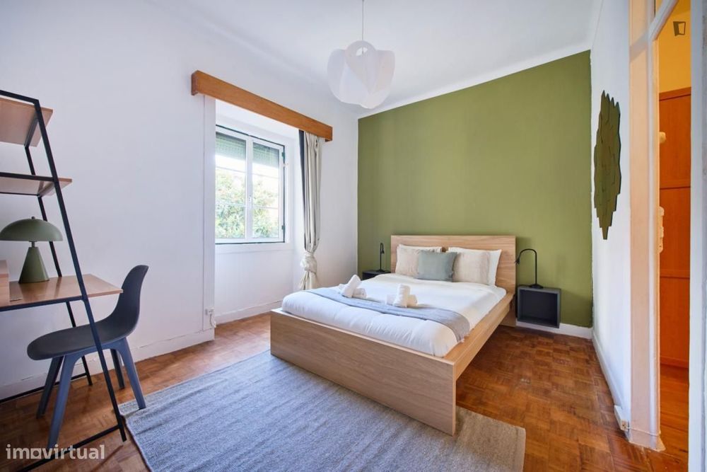 Quarto - localizado em São Bento Lisbon