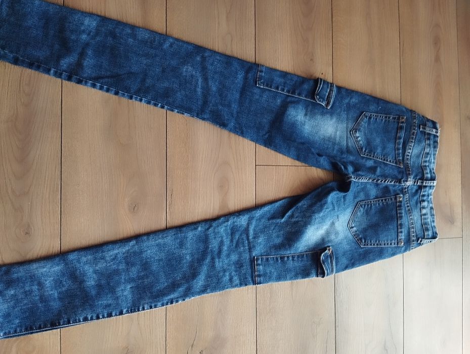 Spodnie z kieszeniami