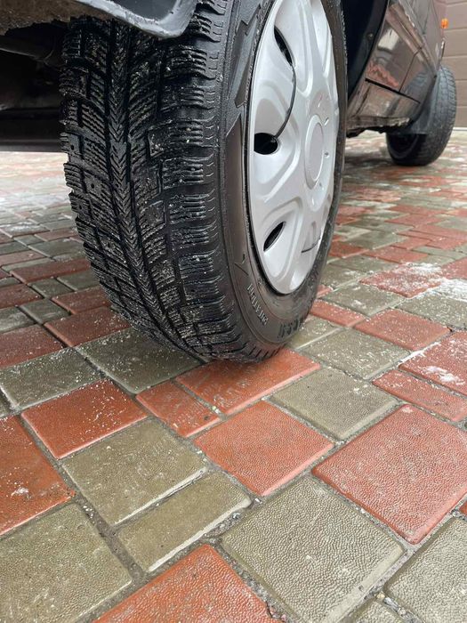 Продам срочно ваз-2199 год выпуска2008