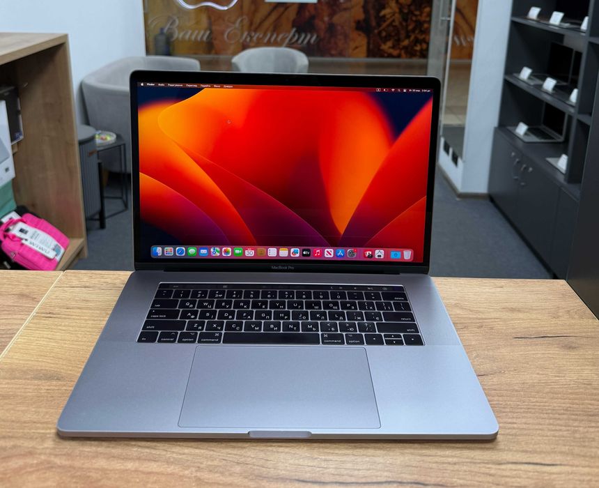 Apple MacBook Pro 15-inch (2017) 本体 MacBook Pro (15-inch, 2017) - 技術仕様 - Apple サポート (日本)
