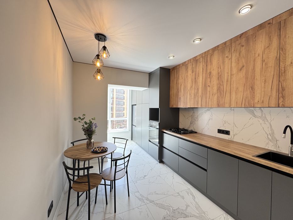 Продаж дизайнерської квартири  по вулиці Любечська 114 ( Масани)