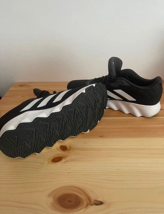 Adidas running switch move