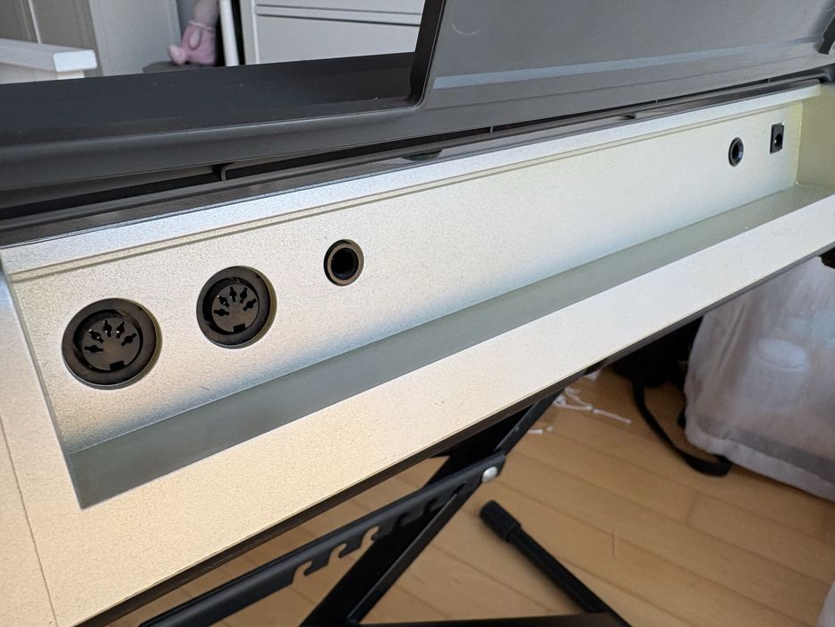 Teclado Yamaha PSR-E323