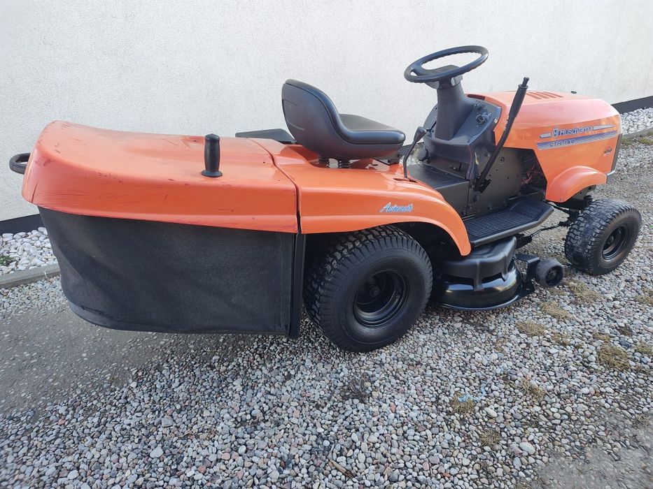 Traktorek ciagniczek kosiarka Husqvarna z koszem centralnym