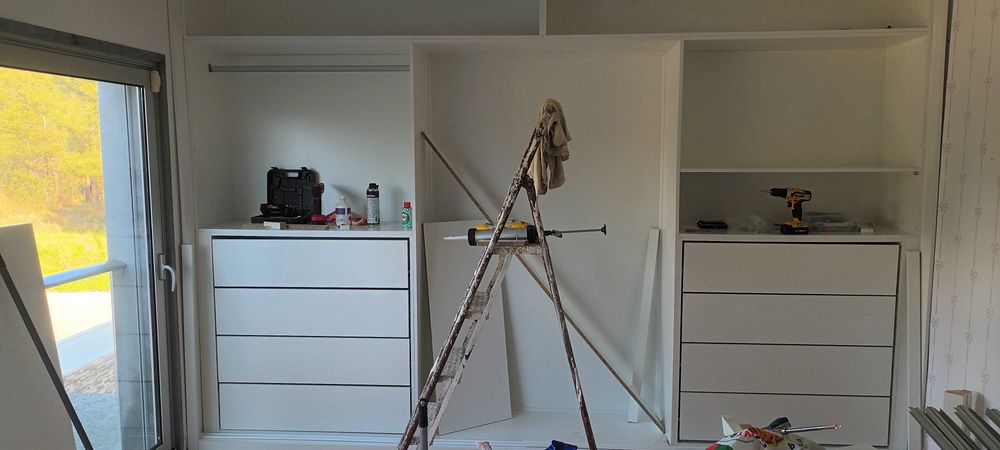 Carpinteiro  executa trabalhos e montagens no domicilio