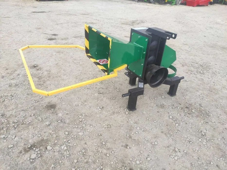 Mechanizm rębaka do gałęzi drewna drzewa rembak Ursus Zetor