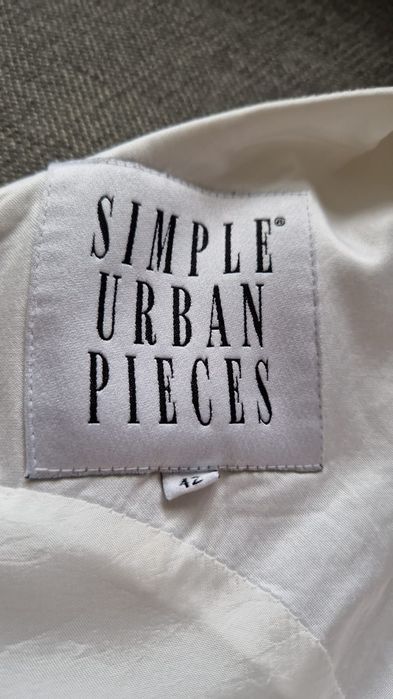 Biała sukienka Simple 42
