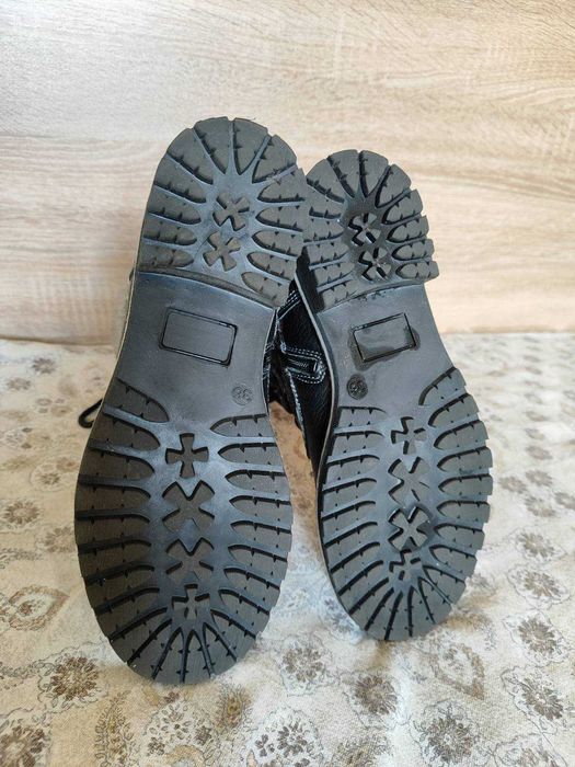 Жіночі черевики берці Tamaris 26431 Combat Boots