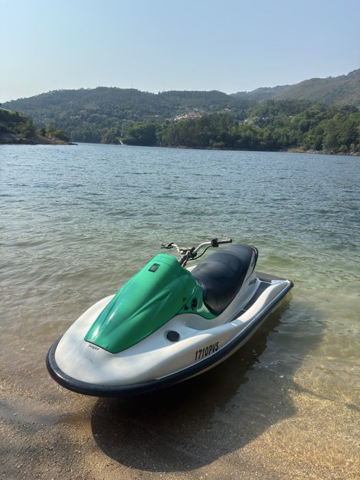 Mota de água stx-r 1200
