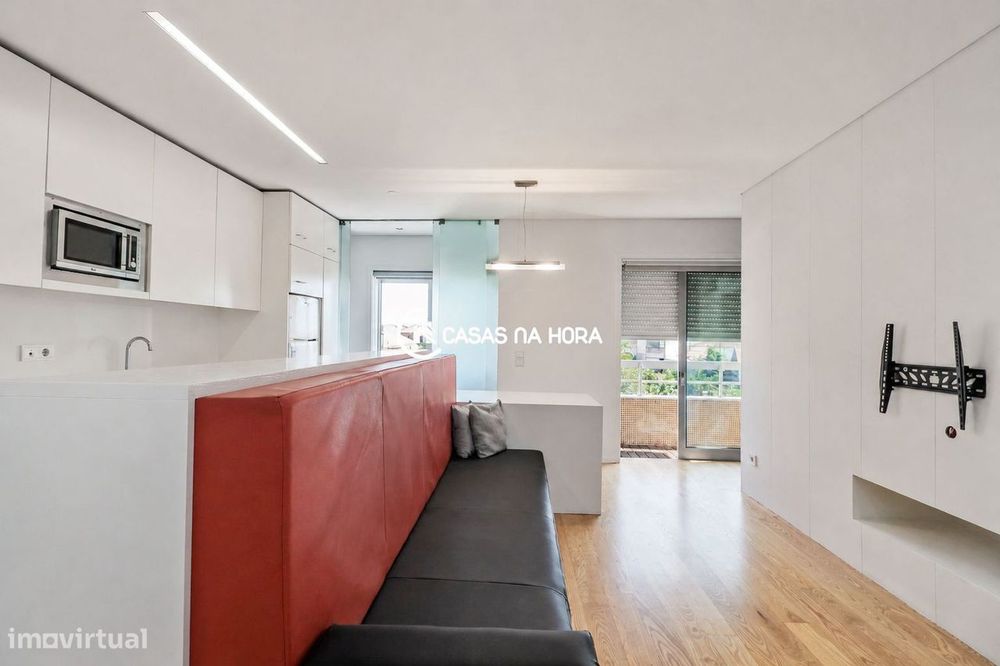 T1+1 C/ Varanda | Coimbrões | V. N. Gaia