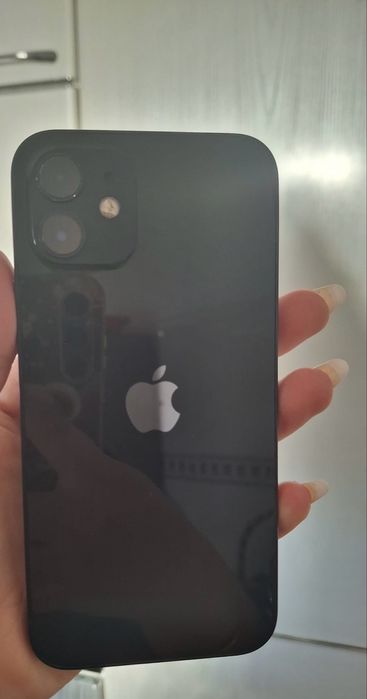 Iphone 12.