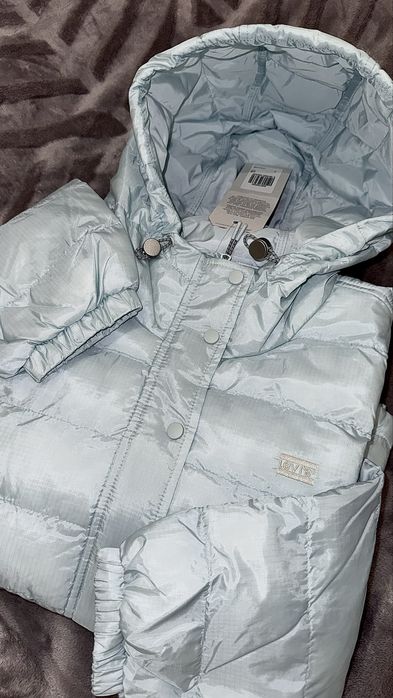 Levi’s ОРИГІНАЛ демісезонна куртка(пуховик).Нова. Розмір S.
