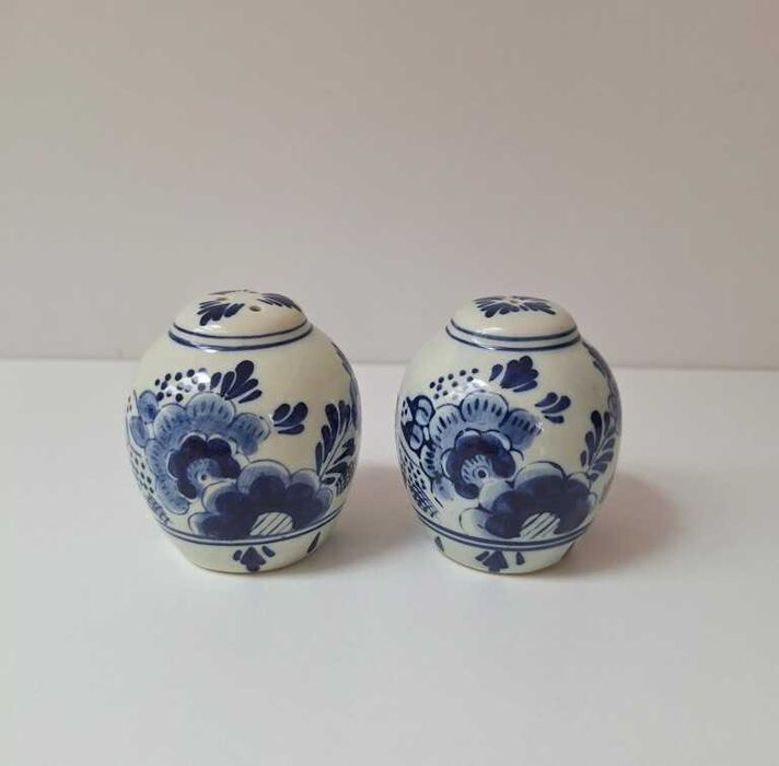 Ceramiczny Zestaw Solniczka i Pieprzniczka – Styl Delft Blue