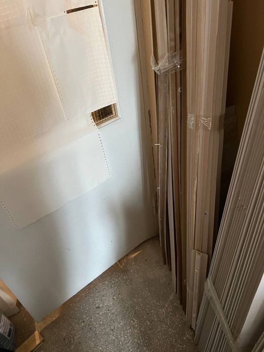 Пластик для обшива,плинтуса и отливы,размеры разные